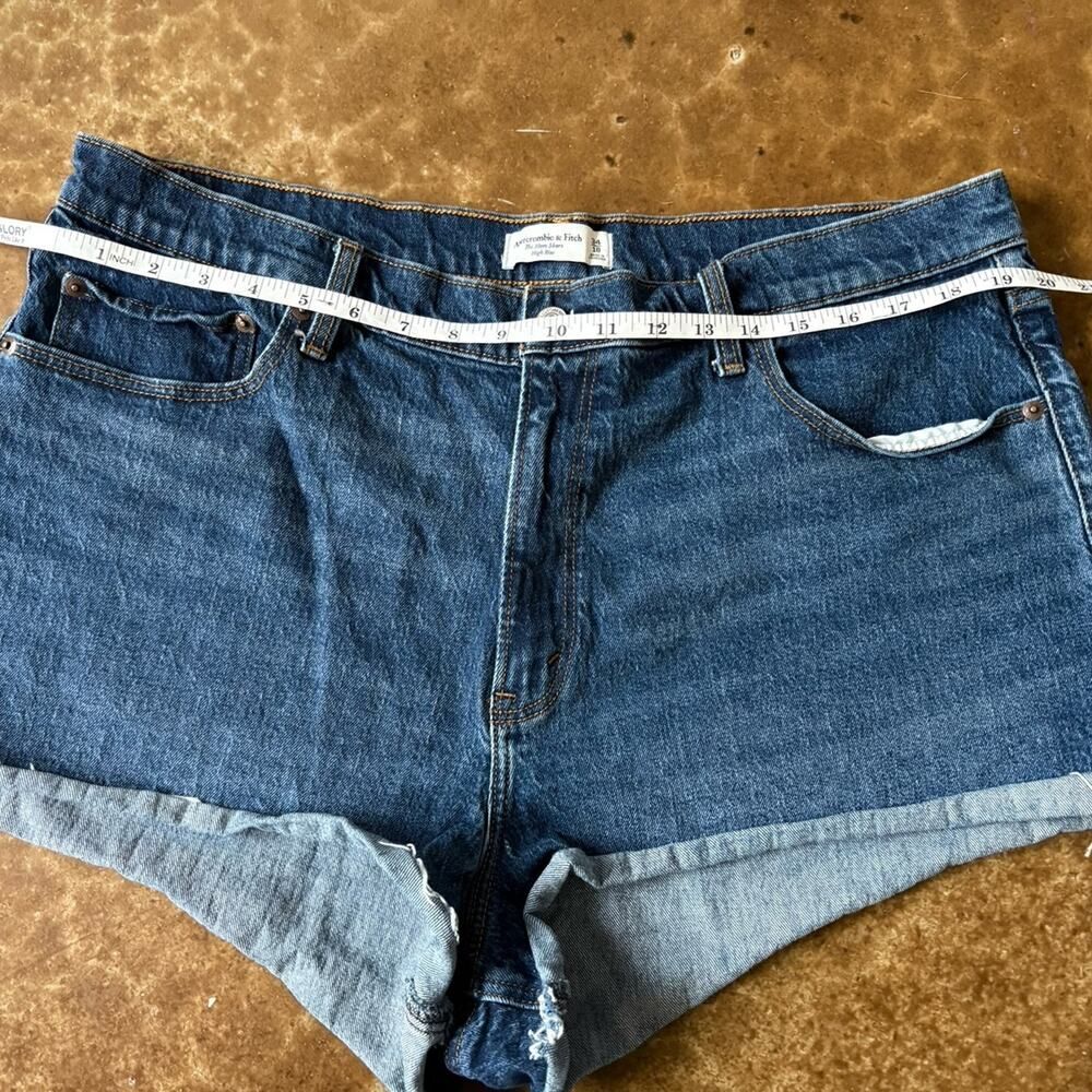 Abercrombie The Mom Short 38”